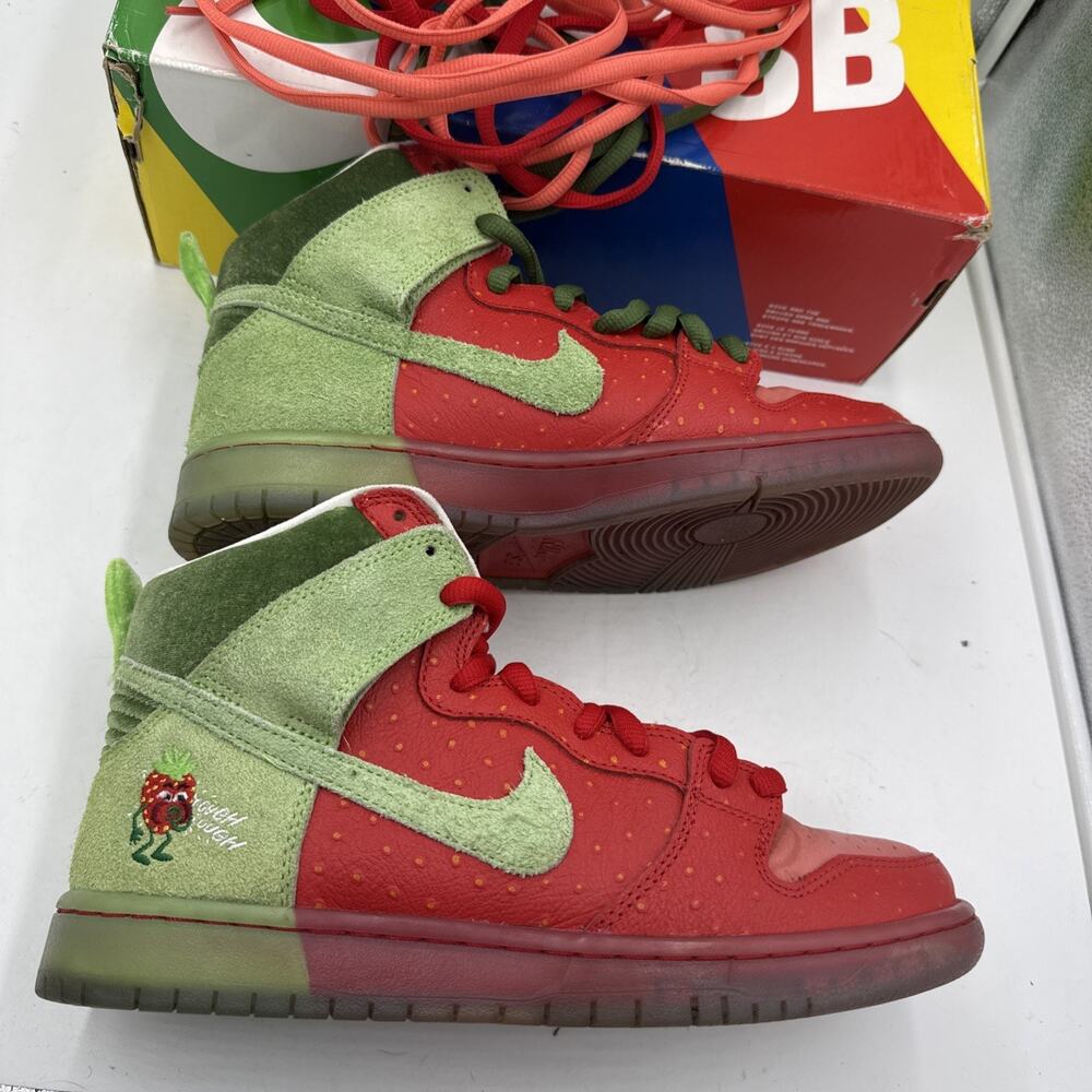 Size 9.5 - Nike SB Dunk High Strawberry Cough